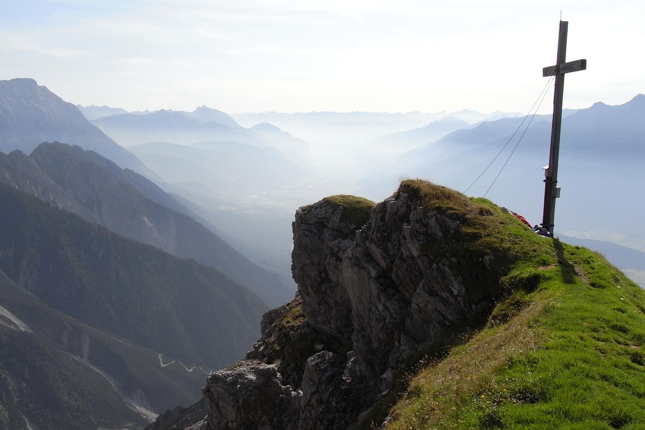 WX老号发卡网：仓储仓库app详情下载教程